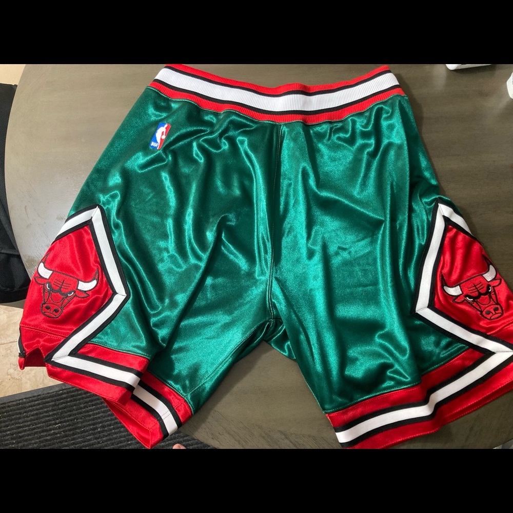 Authentic Shorts Chicago Bulls Green Week 2008-09